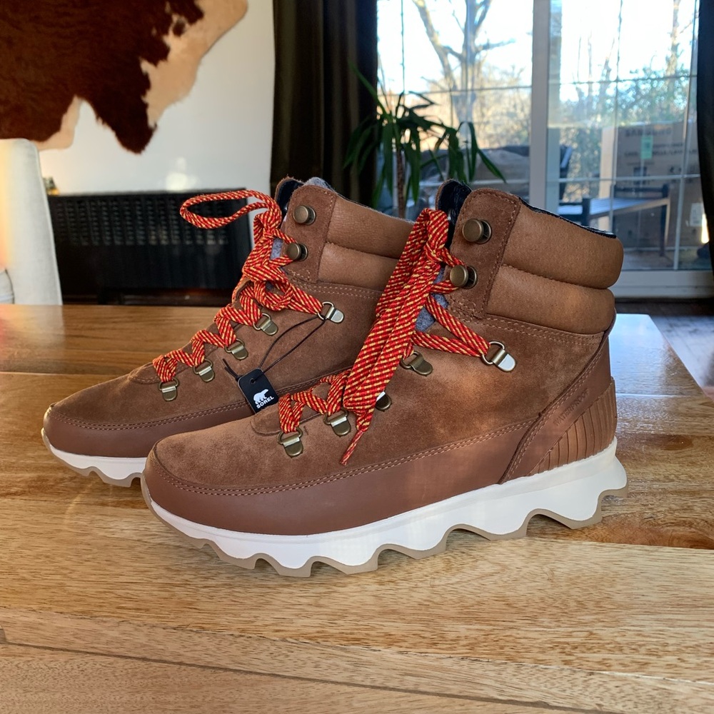 COPY - Sorel kinetic conquest leather boot size 9